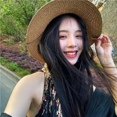 一抹丹砂映清辉